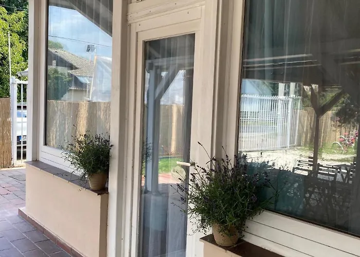 Moka-var Vendeghaz Dunakanyar * Nagymaros